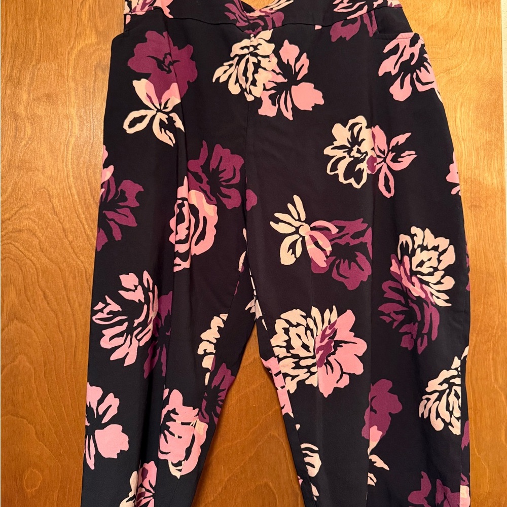 Terra & Sky Floral Capri Pants - Black and Pink